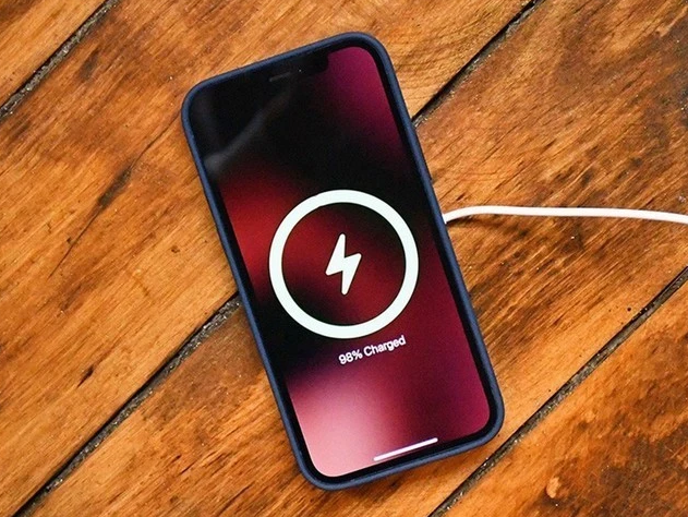 凤岗镇苹果手机维修分享iPhone 12可以随便充电吗 